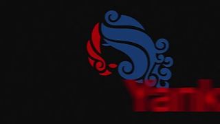 Красотки на диване ласкают мокрые киски пальчиками